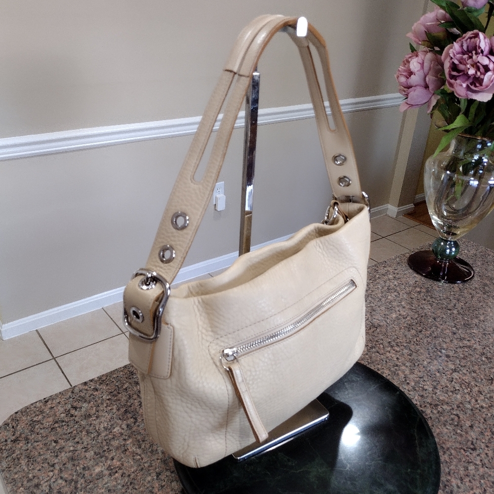 Coach East West Tassel Pebble leather beige Shoulder bag - Picture 15 of 17